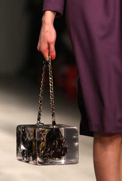 Glace handbag / Bolso con forma de cubito de hielo