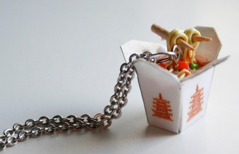 Noodle Necklace / Collar con forma de fideos orientales