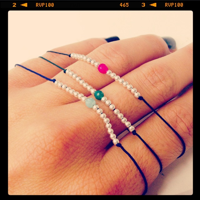 Pulsera bolitas plata + mineral